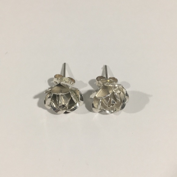 Sterling Silver Women's Rose 🌹 Shape Earrings - Picture 2 of 7